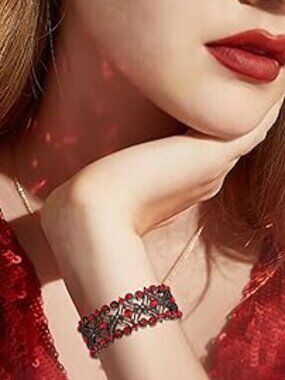 Stunning Black and Red Crystal Cluster Stretch Bracelet Prom Gothic Concert